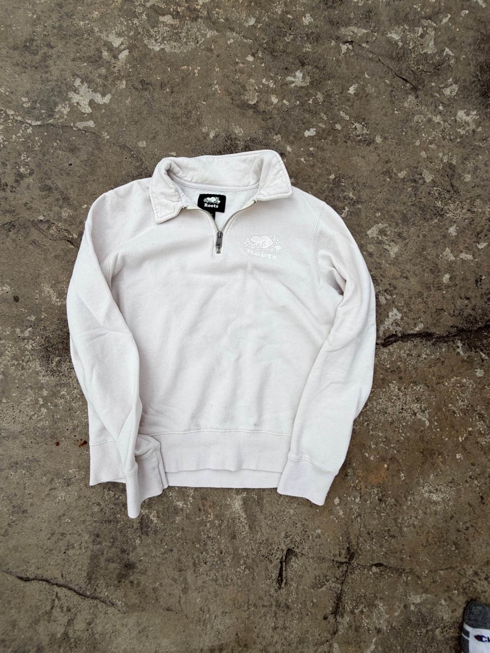 Roots Men's Zip-Neck Fleece Sweater in Off-White